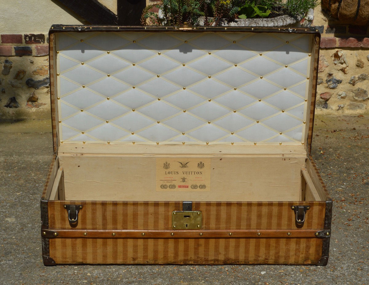 Malle rayée Louis Vuitton