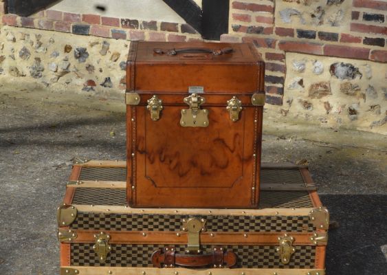 Louis Vuitton Malle Courrier cargo trunk, 1910