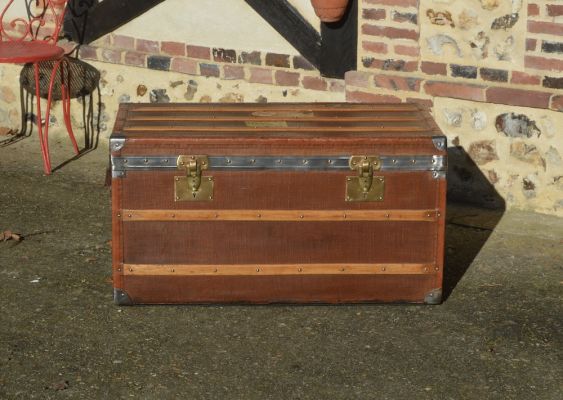 Louis Vuitton courrier trunk - Des Voyages - Recent Added Items - European  ANTIQUES & DECORATIVE