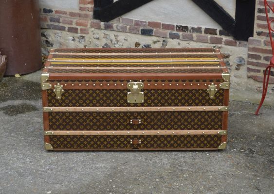 Antique Louis Vuitton damier trunk for sale - Bagage Collection