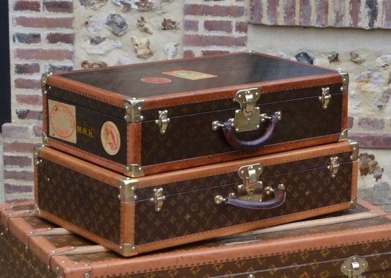 louis vuitton trunk stack