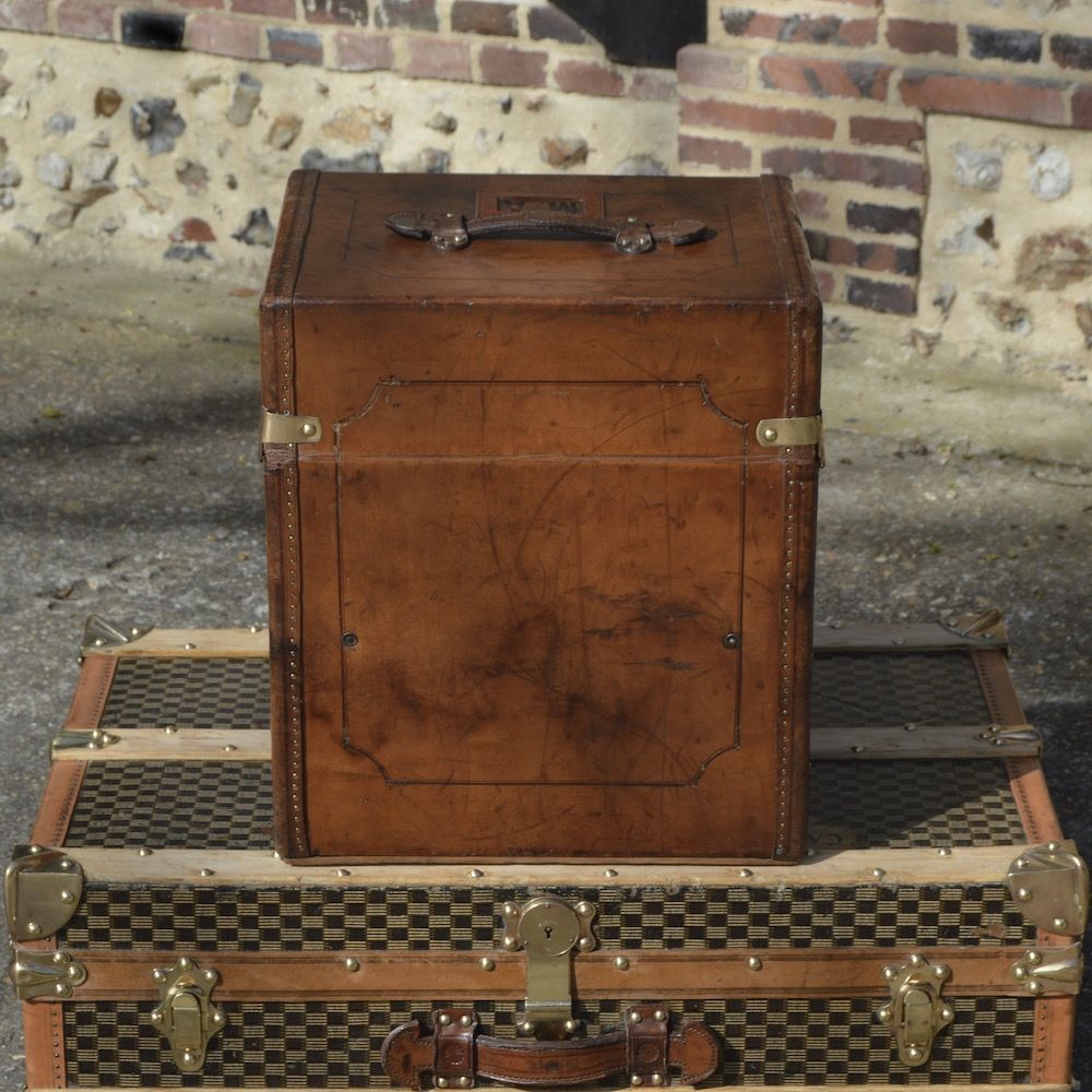 Louis Vuitton representative trunk c.1930 - Baggage Collection