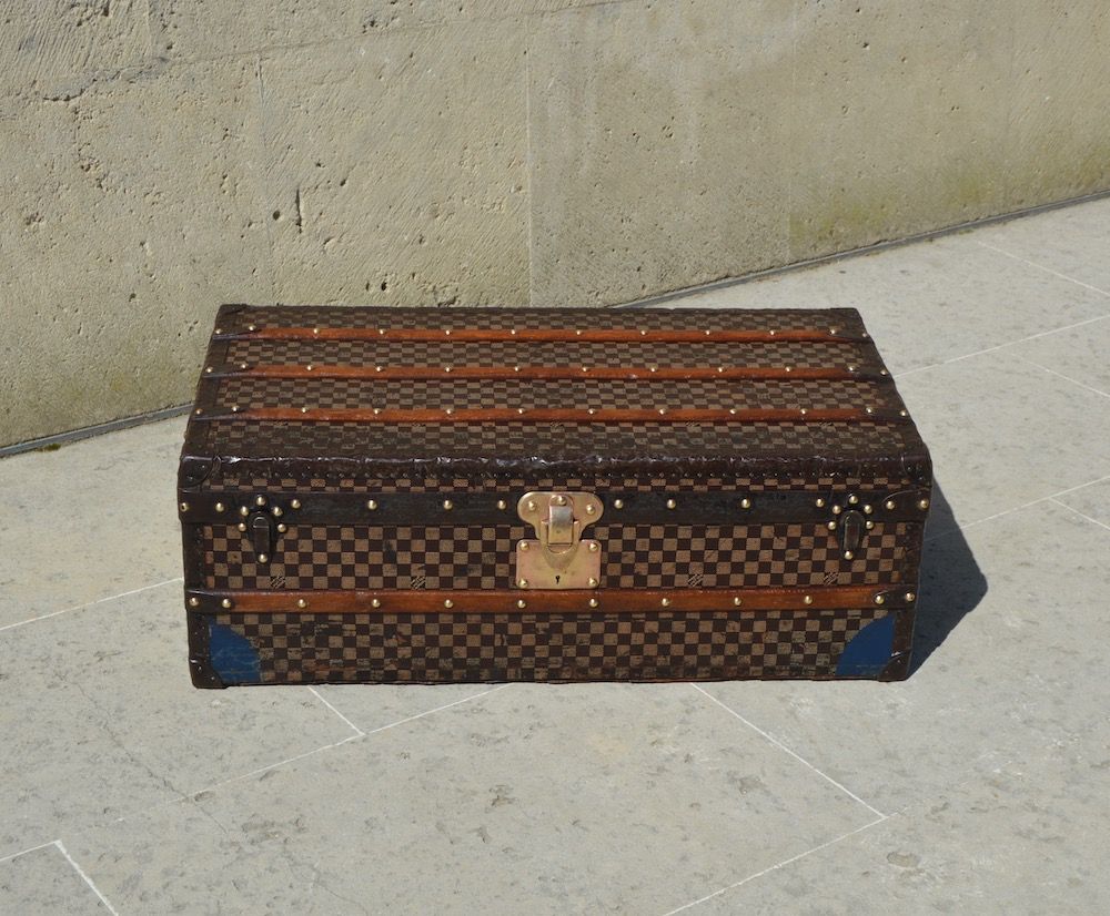 Past auction: Small Louis Vuitton steamer trunk 1940s