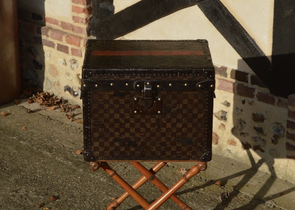 Small Louis Vuitton trunk - Des Voyages - Recent Added Items