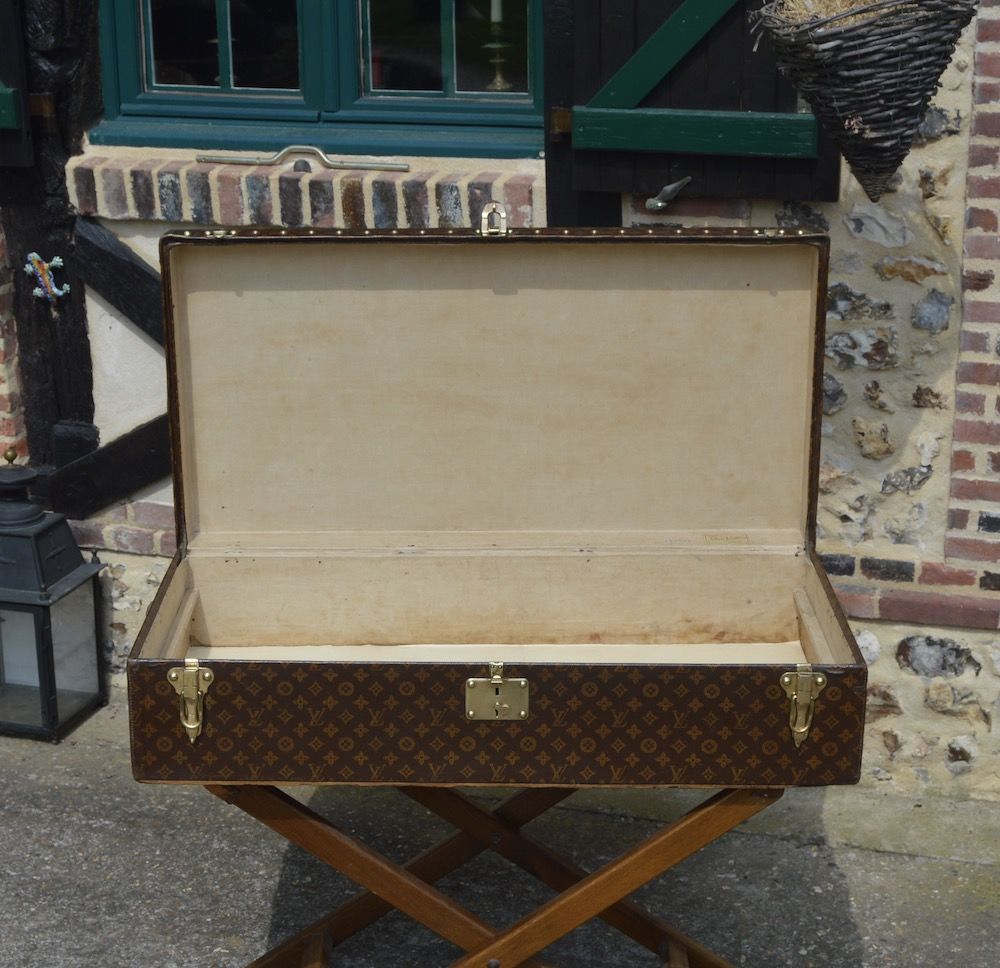 Louis Vuitton Shoes Trunk, Brass jewelry, Monogram, stencil canvas, 1900