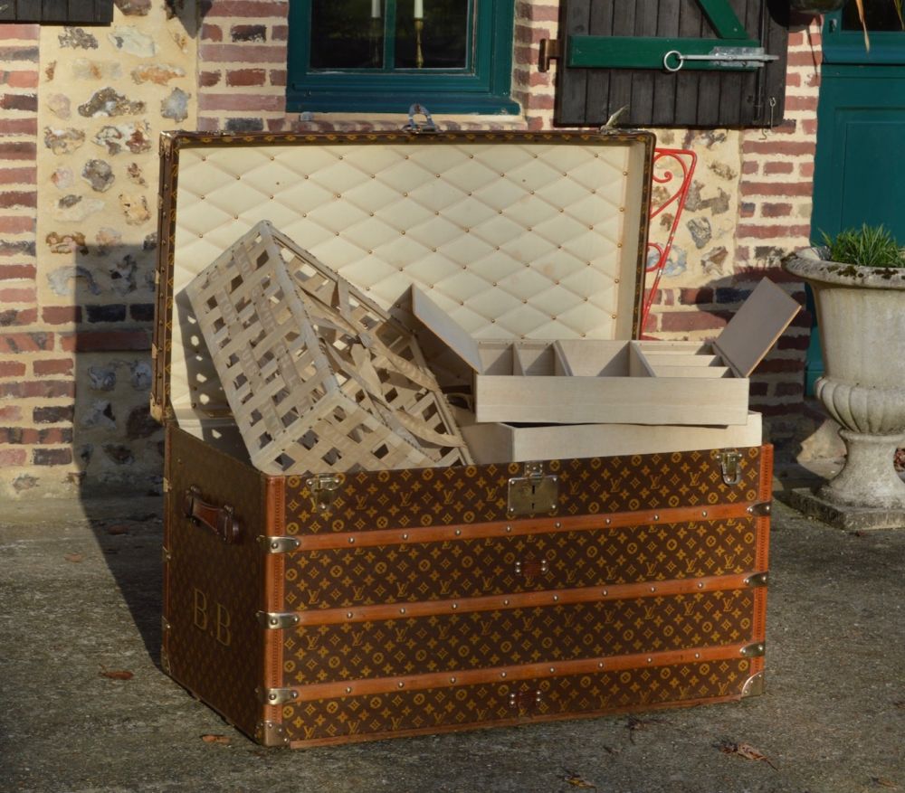 Petite Valise Trunk - super limited, a collector piece : r/Louisvuitton