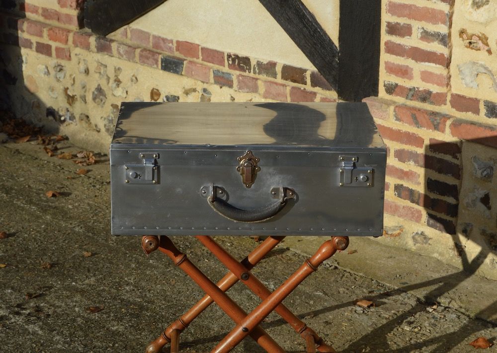 Antique aluminum suitcase Bagage Collection