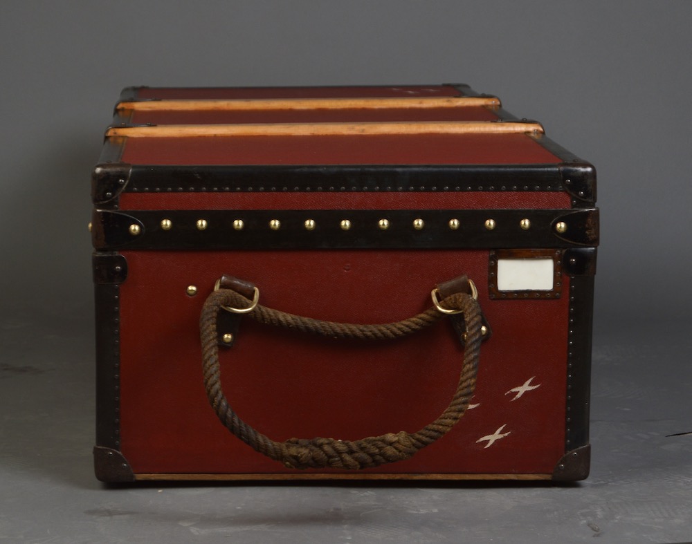 Louis Vuitton Monogram Hat Box trunk c1910  Louis vuitton trunk, Louis  vuitton hat, Monogram hats