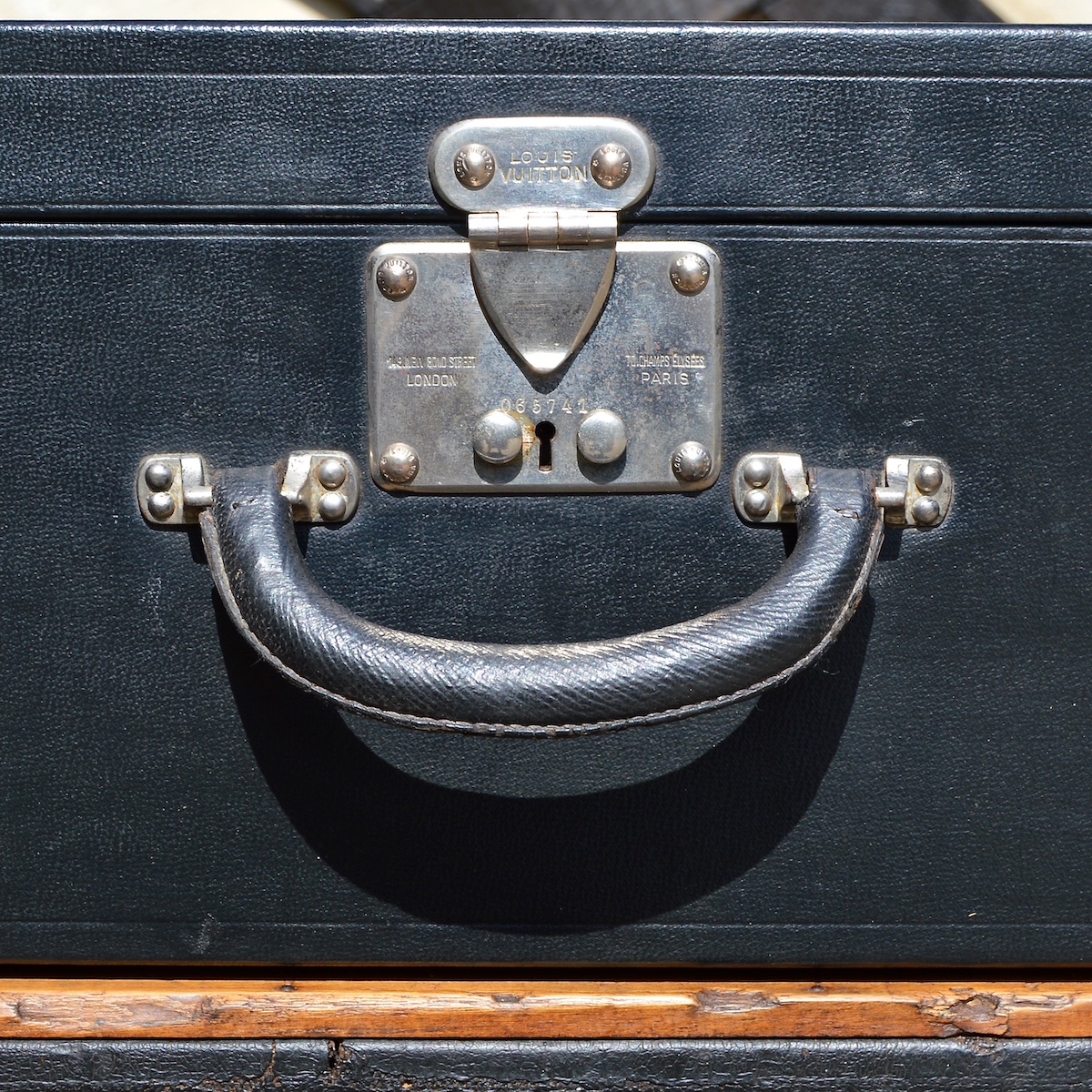 vuitton trunk lock